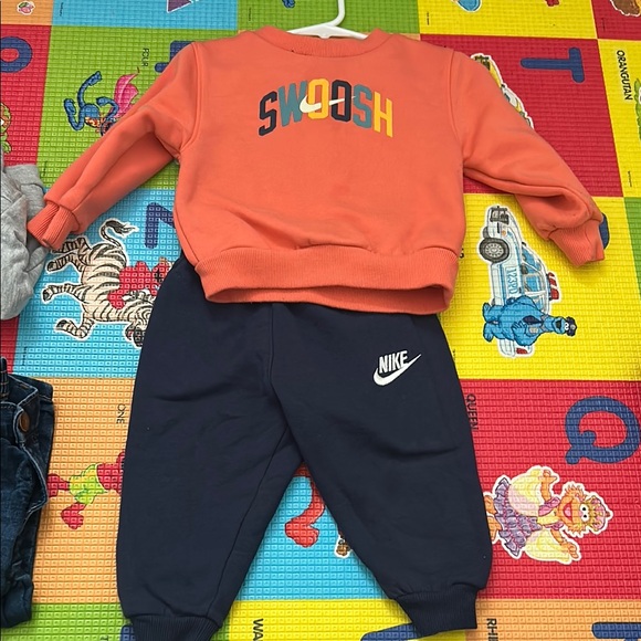 Nike Kids Orange Swoosh Sweatshirt and Navy Blue Joggers - Picture 1 of 1